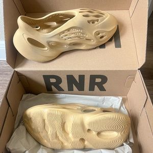 Yeezy Foam Runners, Size 6